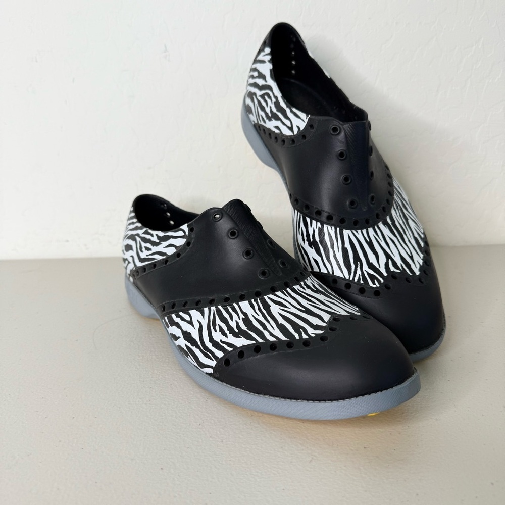 NEW BIION Zebra Wingtip Oxford Rubber EVA Golf Shoes Spike-less EU 42 W 10/10.5